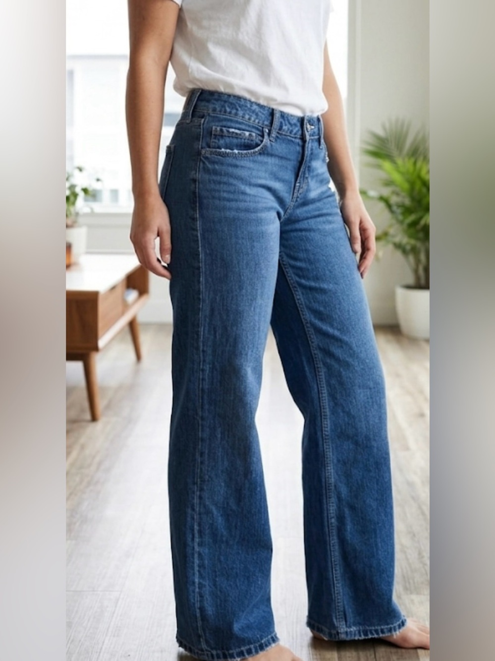 Hollister Low-Rise Baggy Jeans Medium Wash Size 2S W26 Short 100% Cotton